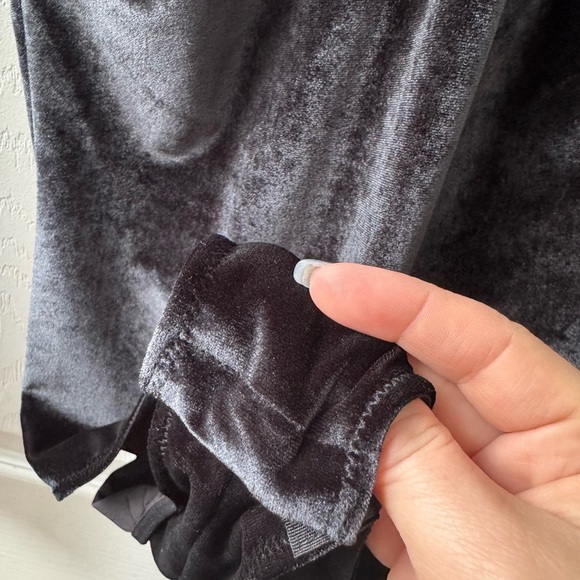 NWT VICTORIA’S SECRET Elegant Low Back Black Velvet Bodysuit (XS) - Picture 5 of 7